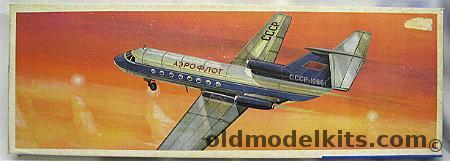 KVZ 1/100 Yakovlev Yak-40 Aeroflot plastic model kit